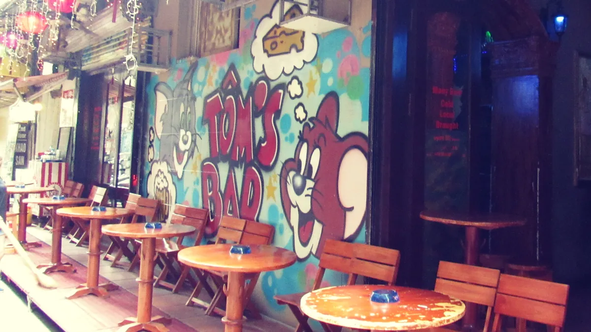 Tôm’s bar